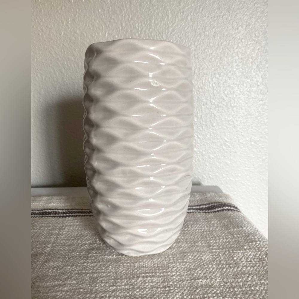 Cream ceramic large mouth vase